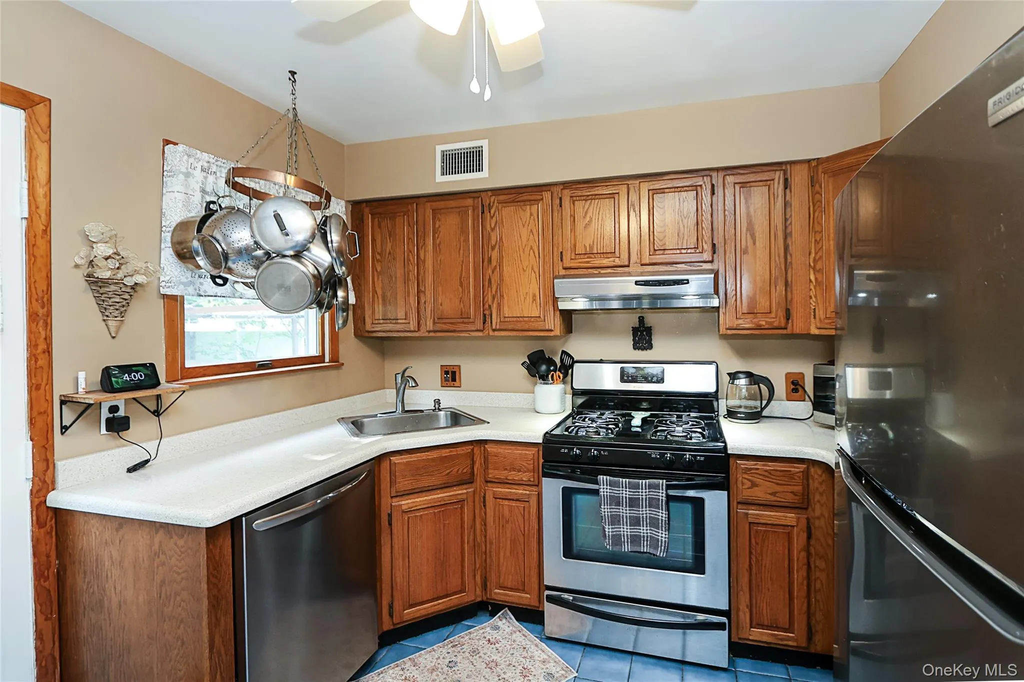 1372 Pine Drive, Islip, NY, 5 Bedrooms Bedrooms, 8 Rooms Rooms,2 BathroomsBathrooms,Residential,For Rent,Pine,0,1006311 1372 Pine Drive, Islip, NY, 5 Bedrooms Bedrooms, 8 Rooms Rooms,2 BathroomsBathrooms,Residential,For Rent,Pine,0,1006311