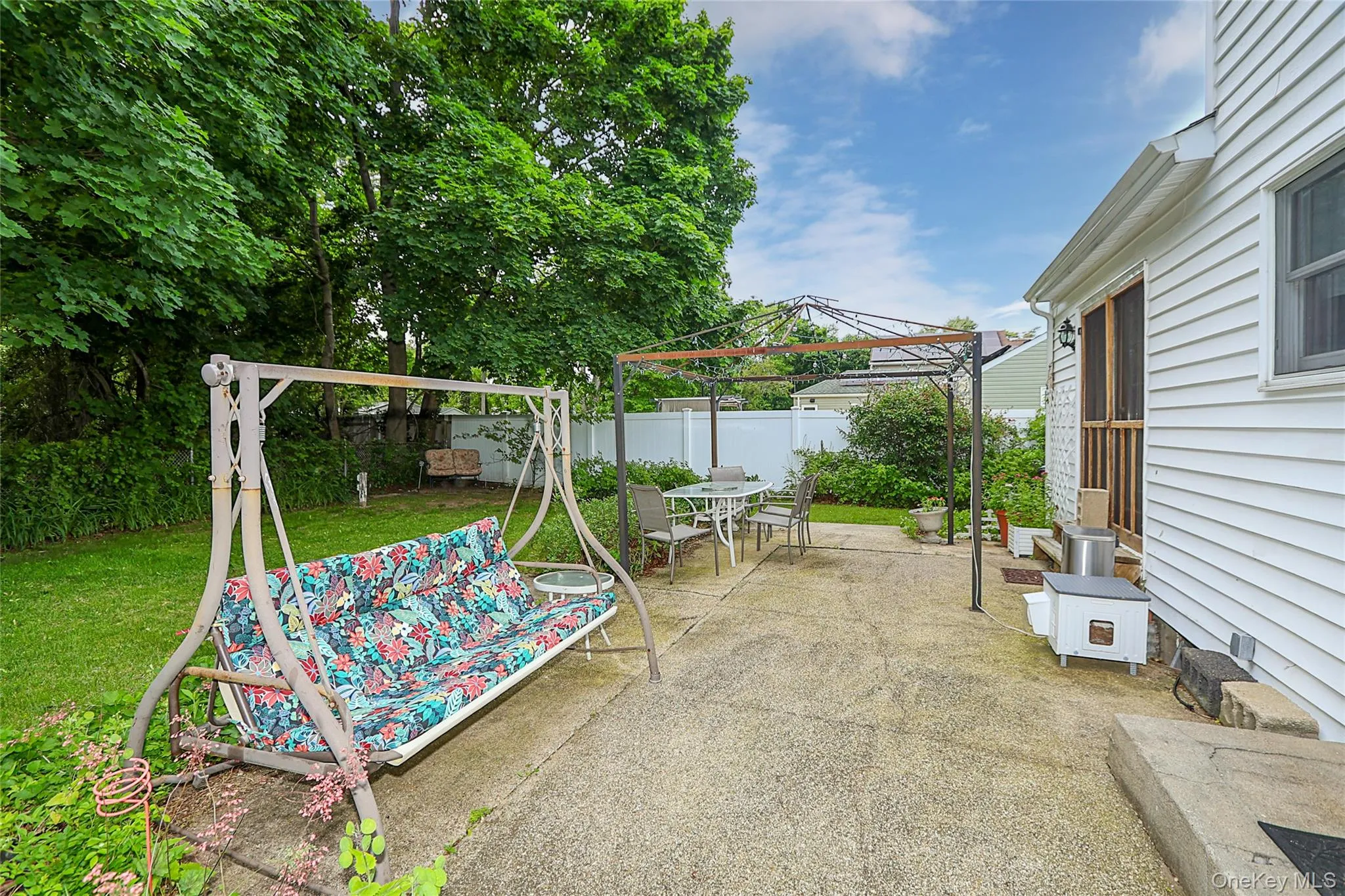 1372 Pine Drive, Islip, NY, 5 Bedrooms Bedrooms, 8 Rooms Rooms,2 BathroomsBathrooms,Residential,For Rent,Pine,0,1006311 1372 Pine Drive, Islip, NY, 5 Bedrooms Bedrooms, 8 Rooms Rooms,2 BathroomsBathrooms,Residential,For Rent,Pine,0,1006311