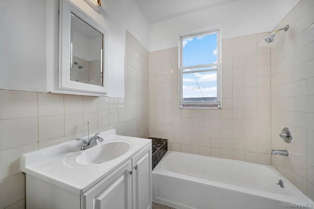 10104 32nd Avenue, New York, NY, 2 Bedrooms Bedrooms, 4 Rooms Rooms,1 BathroomBathrooms,Residential Lease,For Rent,32nd,0,1006312 10104 32nd Avenue, New York, NY, 2 Bedrooms Bedrooms, 4 Rooms Rooms,1 BathroomBathrooms,Residential Lease,For Rent,32nd,0,1006312