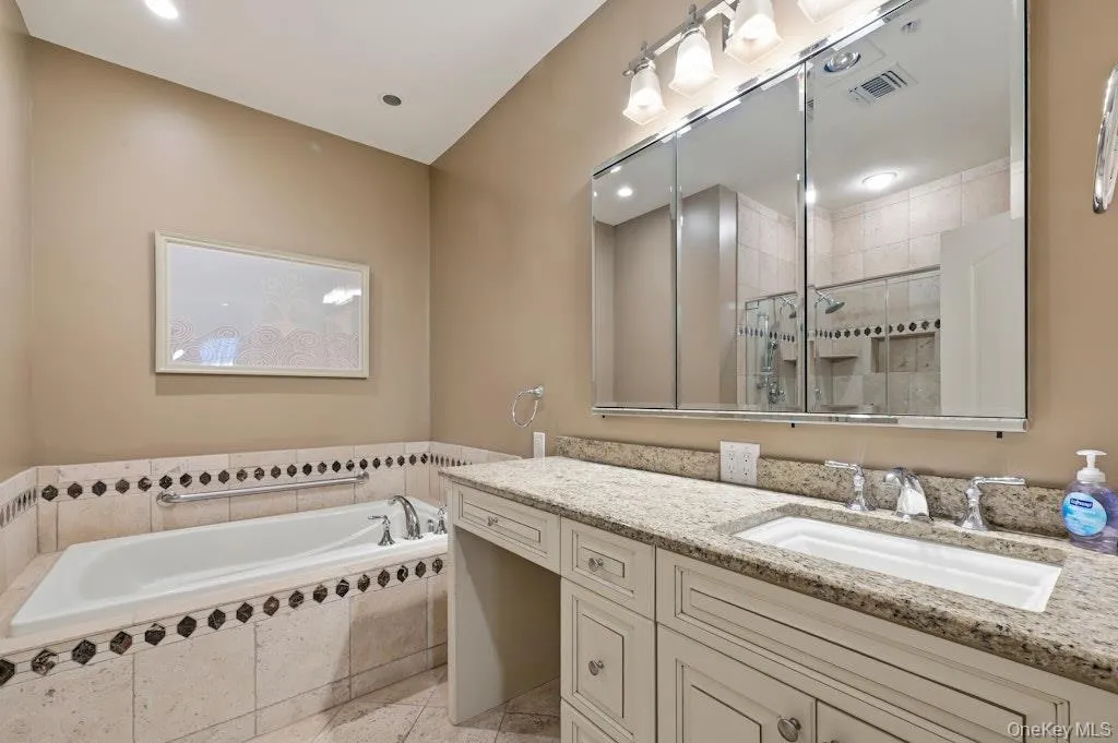 318 Roosevelt Way, North Hempstead, NY, 2 Bedrooms Bedrooms, 5 Rooms Rooms,2 BathroomsBathrooms,Residential,For Rent,Roosevelt,0,1006313 318 Roosevelt Way, North Hempstead, NY, 2 Bedrooms Bedrooms, 5 Rooms Rooms,2 BathroomsBathrooms,Residential,For Rent,Roosevelt,0,1006313