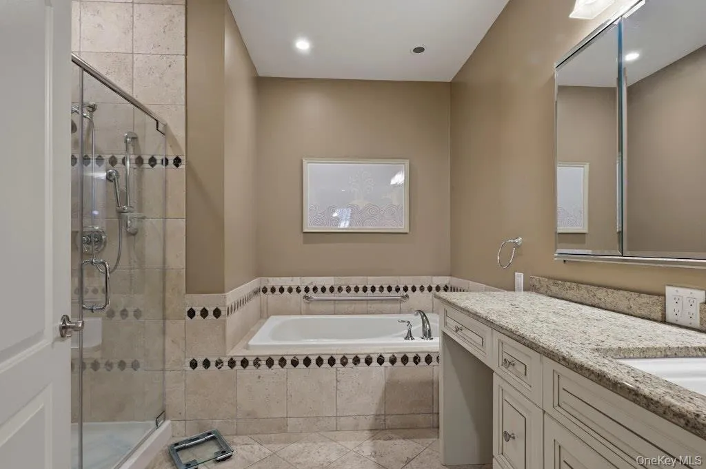 318 Roosevelt Way, North Hempstead, NY, 2 Bedrooms Bedrooms, 5 Rooms Rooms,2 BathroomsBathrooms,Residential,For Rent,Roosevelt,0,1006313 318 Roosevelt Way, North Hempstead, NY, 2 Bedrooms Bedrooms, 5 Rooms Rooms,2 BathroomsBathrooms,Residential,For Rent,Roosevelt,0,1006313