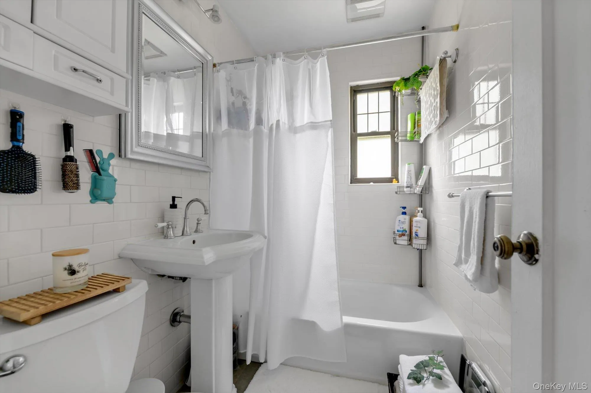 67-65 136th Street, New York, NY, 2 Bedrooms Bedrooms, 4 Rooms Rooms,1 BathroomBathrooms,Residential,For Rent,136th,0,1006317 67-65 136th Street, New York, NY, 2 Bedrooms Bedrooms, 4 Rooms Rooms,1 BathroomBathrooms,Residential,For Rent,136th,0,1006317