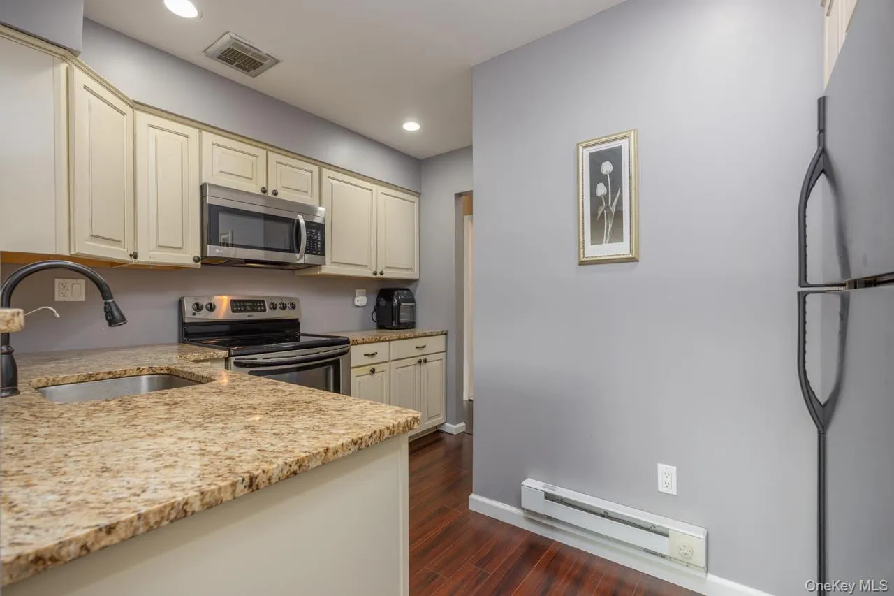 386 Richard Court, Haverstraw, NY, 1 Bedroom Bedrooms, 4 Rooms Rooms,1 BathroomBathrooms,Residential,For Rent,Richard,0,1006321 386 Richard Court, Haverstraw, NY, 1 Bedroom Bedrooms, 4 Rooms Rooms,1 BathroomBathrooms,Residential,For Rent,Richard,0,1006321