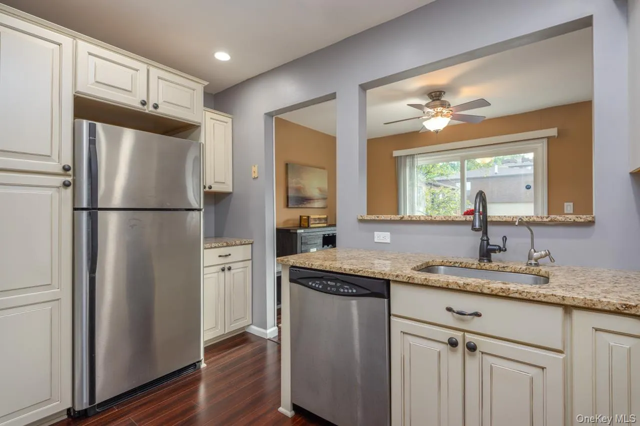 386 Richard Court, Haverstraw, NY, 1 Bedroom Bedrooms, 4 Rooms Rooms,1 BathroomBathrooms,Residential,For Rent,Richard,0,1006321 386 Richard Court, Haverstraw, NY, 1 Bedroom Bedrooms, 4 Rooms Rooms,1 BathroomBathrooms,Residential,For Rent,Richard,0,1006321