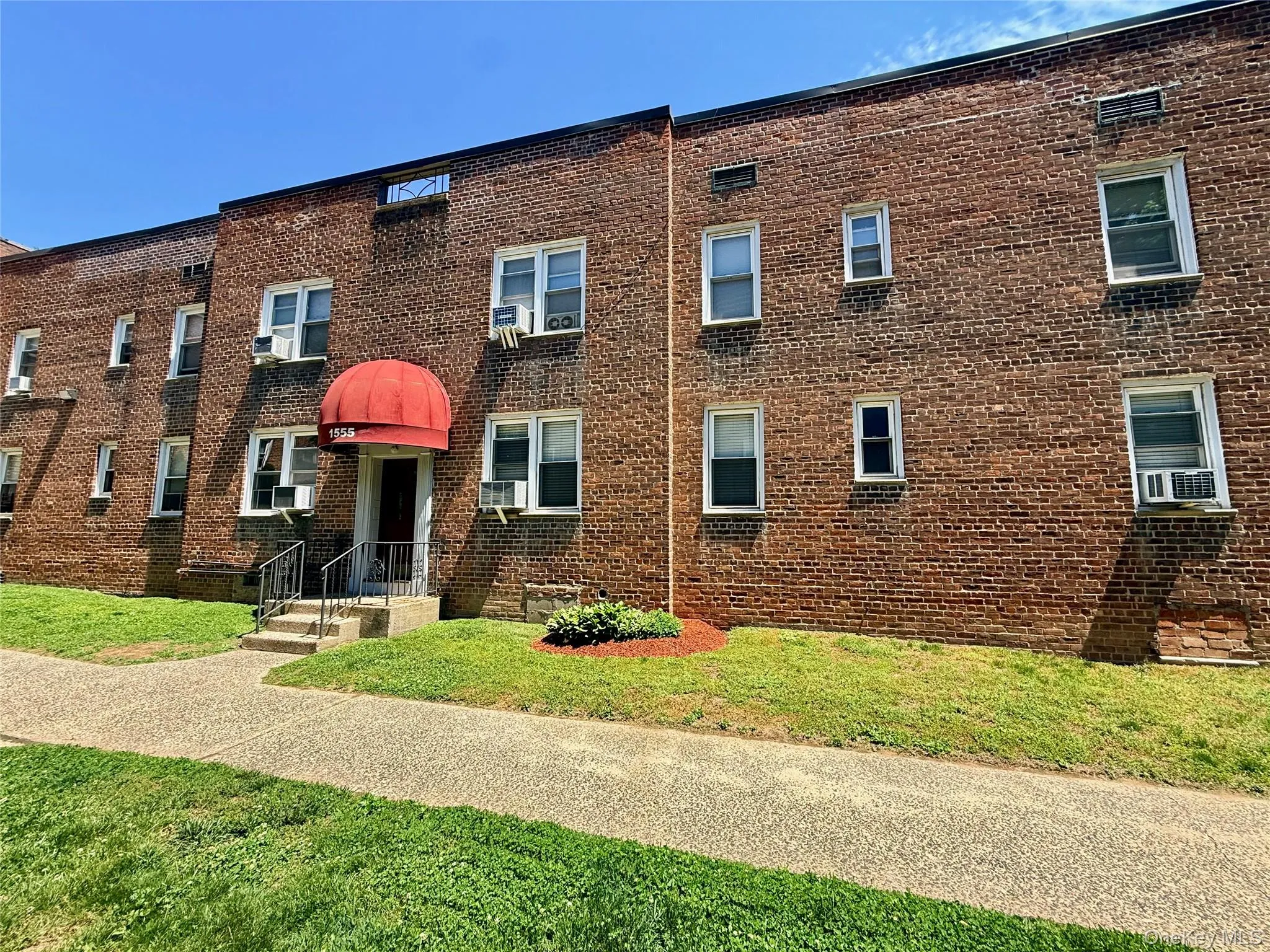 1555 Central Park Avenue, Yonkers, NY, 2 Bedrooms Bedrooms, 5 Rooms Rooms,1 BathroomBathrooms,Residential,For Rent,Central Park,0,1006324 1555 Central Park Avenue, Yonkers, NY, 2 Bedrooms Bedrooms, 5 Rooms Rooms,1 BathroomBathrooms,Residential,For Rent,Central Park,0,1006324