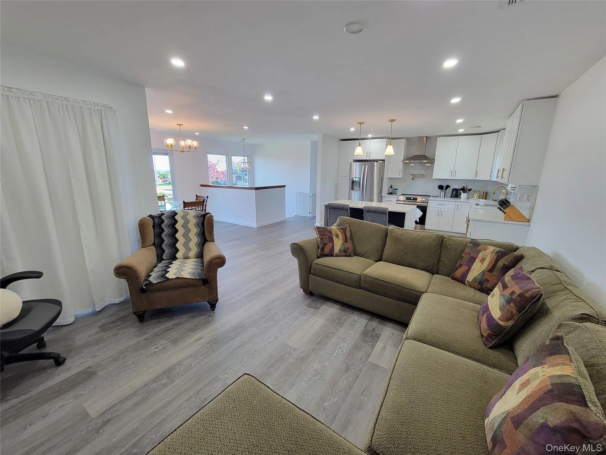 23 Dalny Place, Islip, NY, 5 Bedrooms Bedrooms, 9 Rooms Rooms,3 BathroomsBathrooms,Residential,For Rent,Dalny,0,1006328 23 Dalny Place, Islip, NY, 5 Bedrooms Bedrooms, 9 Rooms Rooms,3 BathroomsBathrooms,Residential,For Rent,Dalny,0,1006328