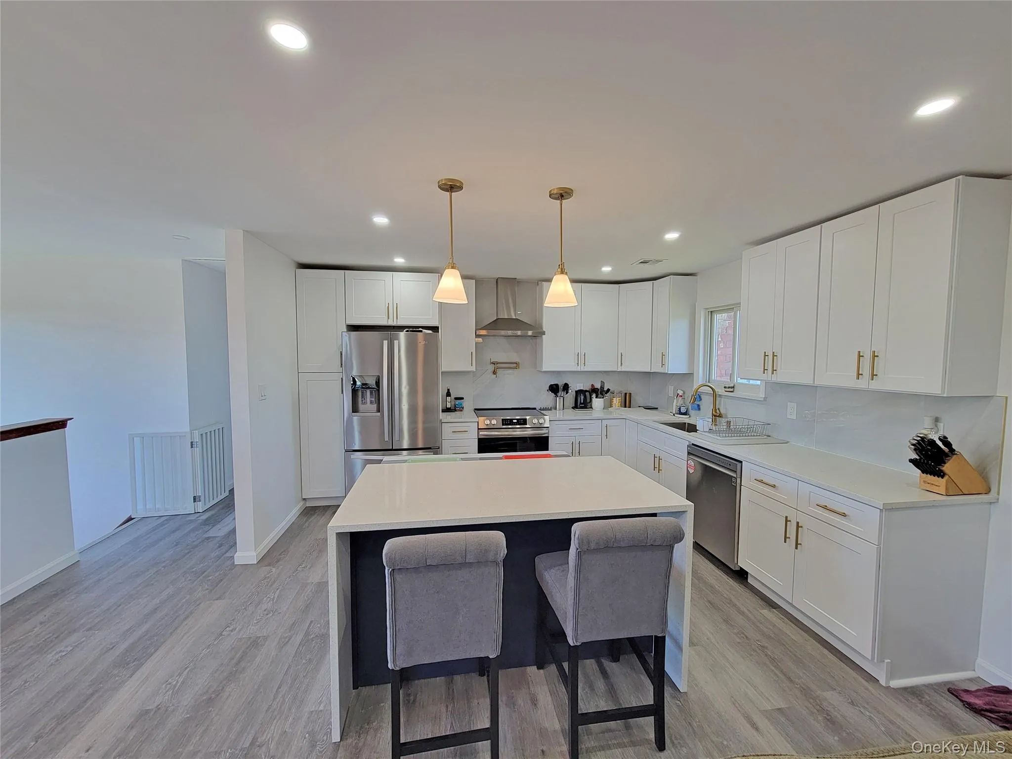 23 Dalny Place, Islip, NY, 5 Bedrooms Bedrooms, 9 Rooms Rooms,3 BathroomsBathrooms,Residential,For Rent,Dalny,0,1006328 23 Dalny Place, Islip, NY, 5 Bedrooms Bedrooms, 9 Rooms Rooms,3 BathroomsBathrooms,Residential,For Rent,Dalny,0,1006328
