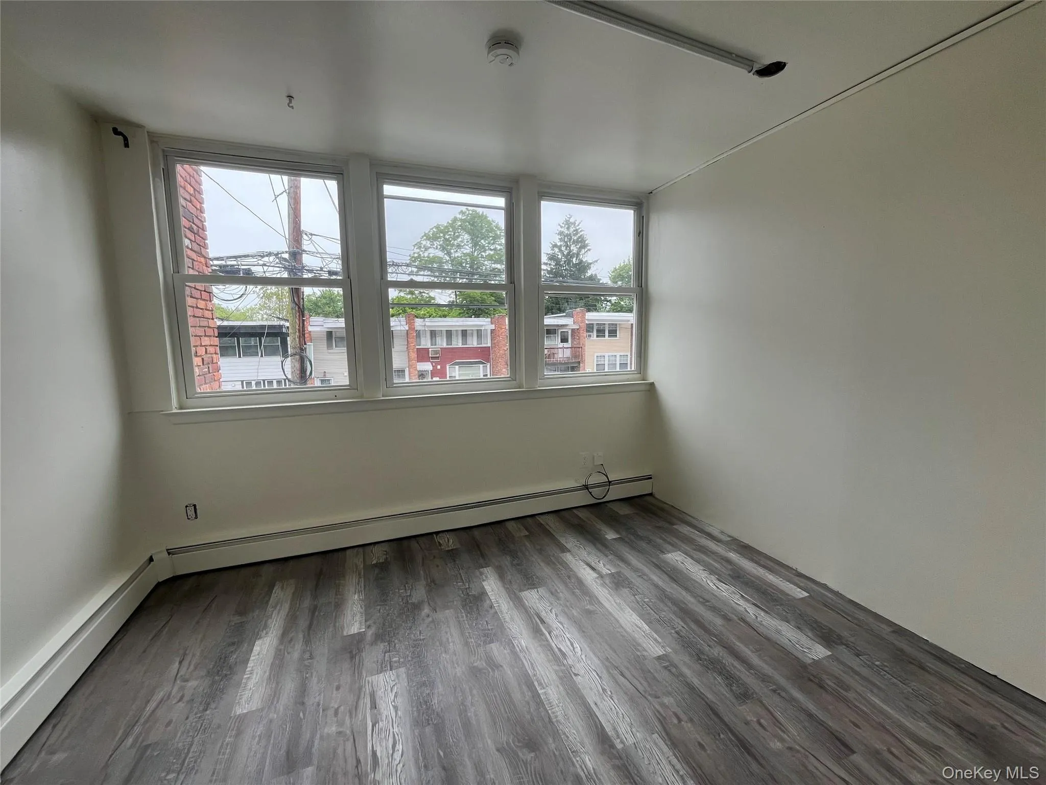 Den, private office or 4th BEDROOM.... Den, private office or 4th BEDROOM....