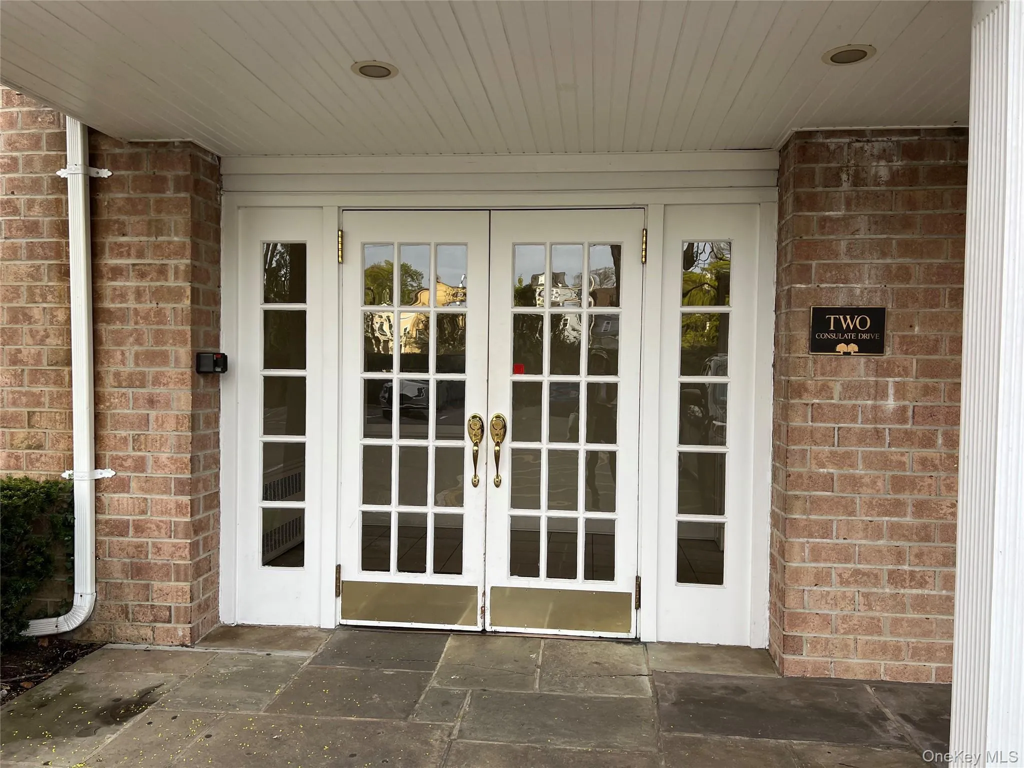 2 Consulate Drive, Eastchester, NY, 1 Bedroom Bedrooms, 5 Rooms Rooms,1 BathroomBathrooms,Residential,For Rent,Consulate,0,1006338 2 Consulate Drive, Eastchester, NY, 1 Bedroom Bedrooms, 5 Rooms Rooms,1 BathroomBathrooms,Residential,For Rent,Consulate,0,1006338