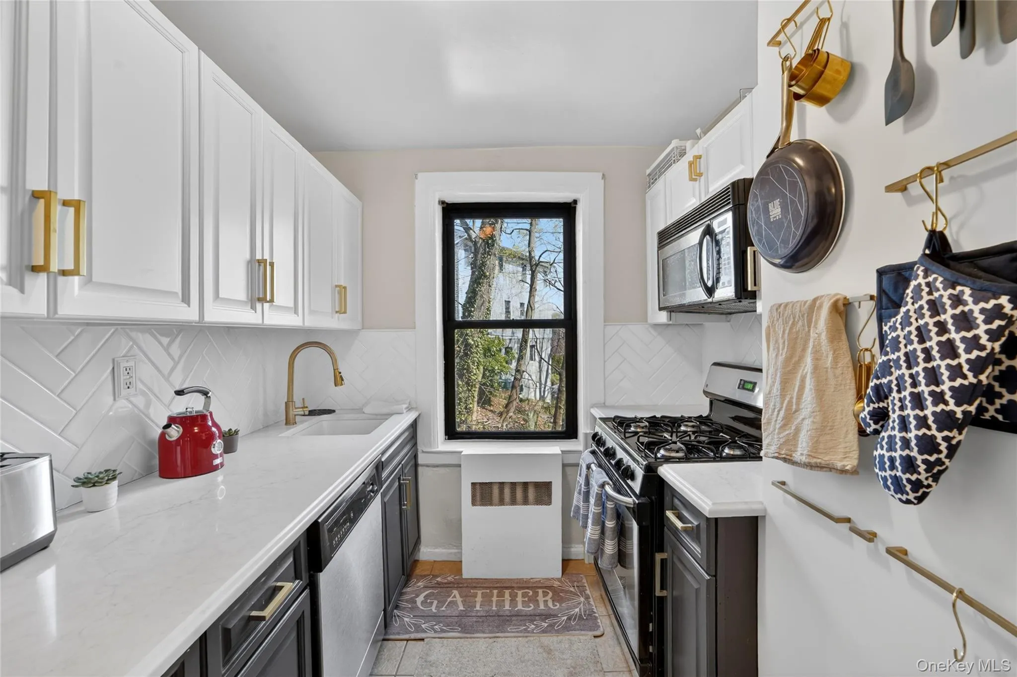42 Pondfield Road, Yonkers, NY, 1 Bedroom Bedrooms, 4 Rooms Rooms,1 BathroomBathrooms,Residential,For Rent,Pondfield,0,1006341 42 Pondfield Road, Yonkers, NY, 1 Bedroom Bedrooms, 4 Rooms Rooms,1 BathroomBathrooms,Residential,For Rent,Pondfield,0,1006341