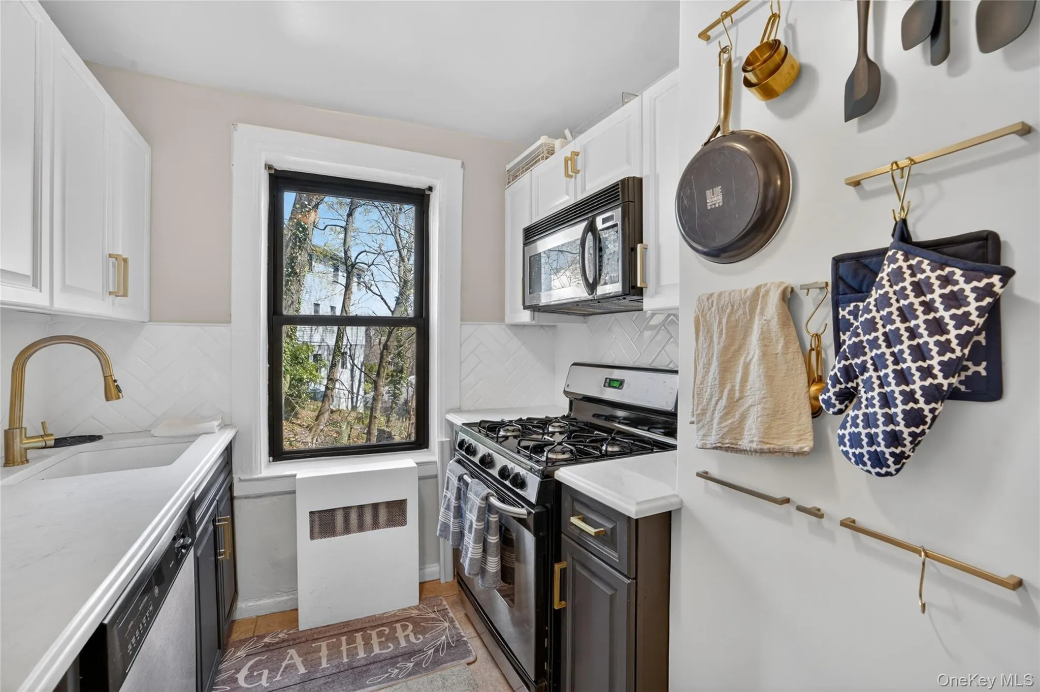 42 Pondfield Road, Yonkers, NY, 1 Bedroom Bedrooms, 4 Rooms Rooms,1 BathroomBathrooms,Residential,For Rent,Pondfield,0,1006341 42 Pondfield Road, Yonkers, NY, 1 Bedroom Bedrooms, 4 Rooms Rooms,1 BathroomBathrooms,Residential,For Rent,Pondfield,0,1006341