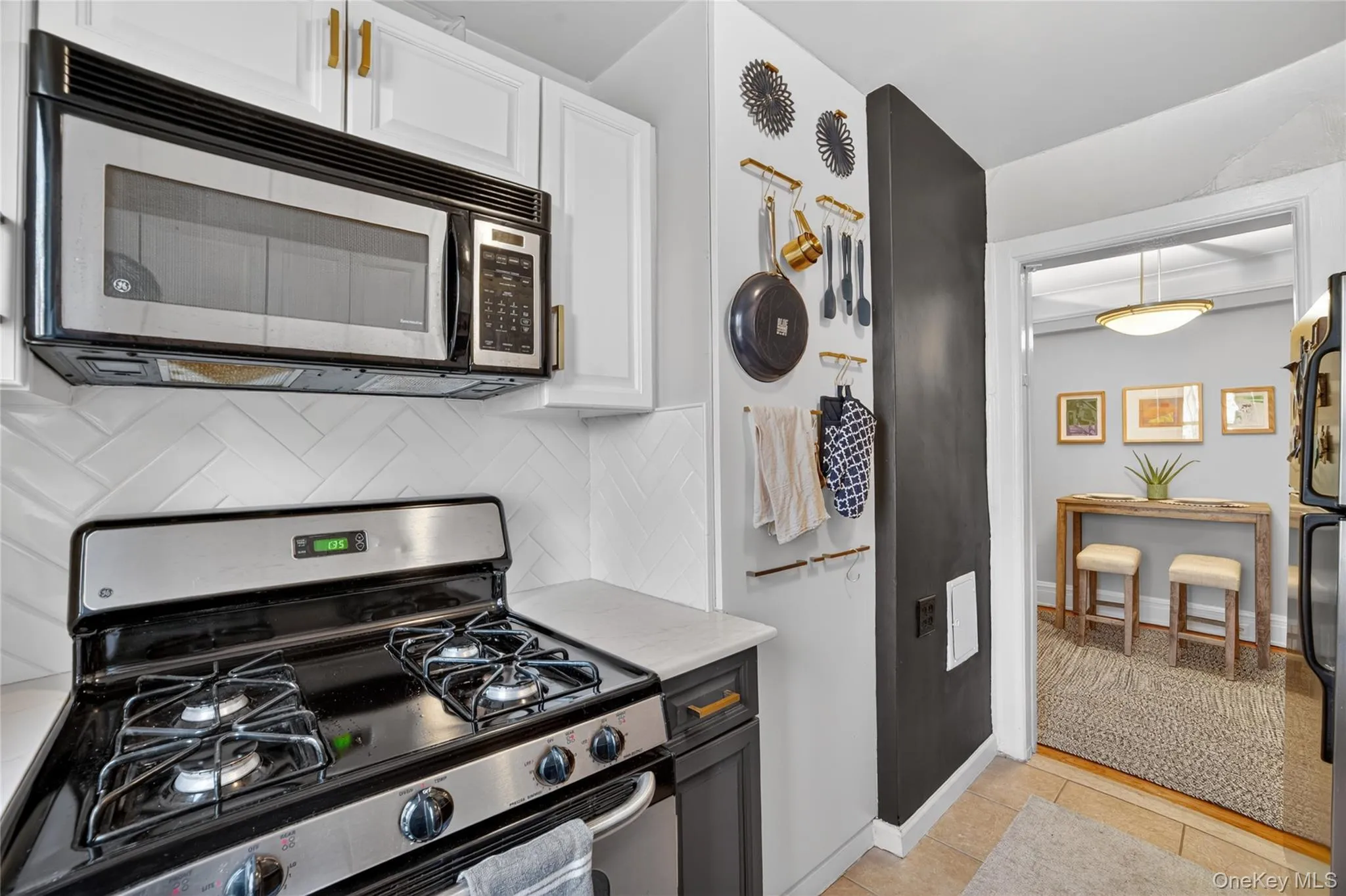 42 Pondfield Road, Yonkers, NY, 1 Bedroom Bedrooms, 4 Rooms Rooms,1 BathroomBathrooms,Residential,For Rent,Pondfield,0,1006341 42 Pondfield Road, Yonkers, NY, 1 Bedroom Bedrooms, 4 Rooms Rooms,1 BathroomBathrooms,Residential,For Rent,Pondfield,0,1006341