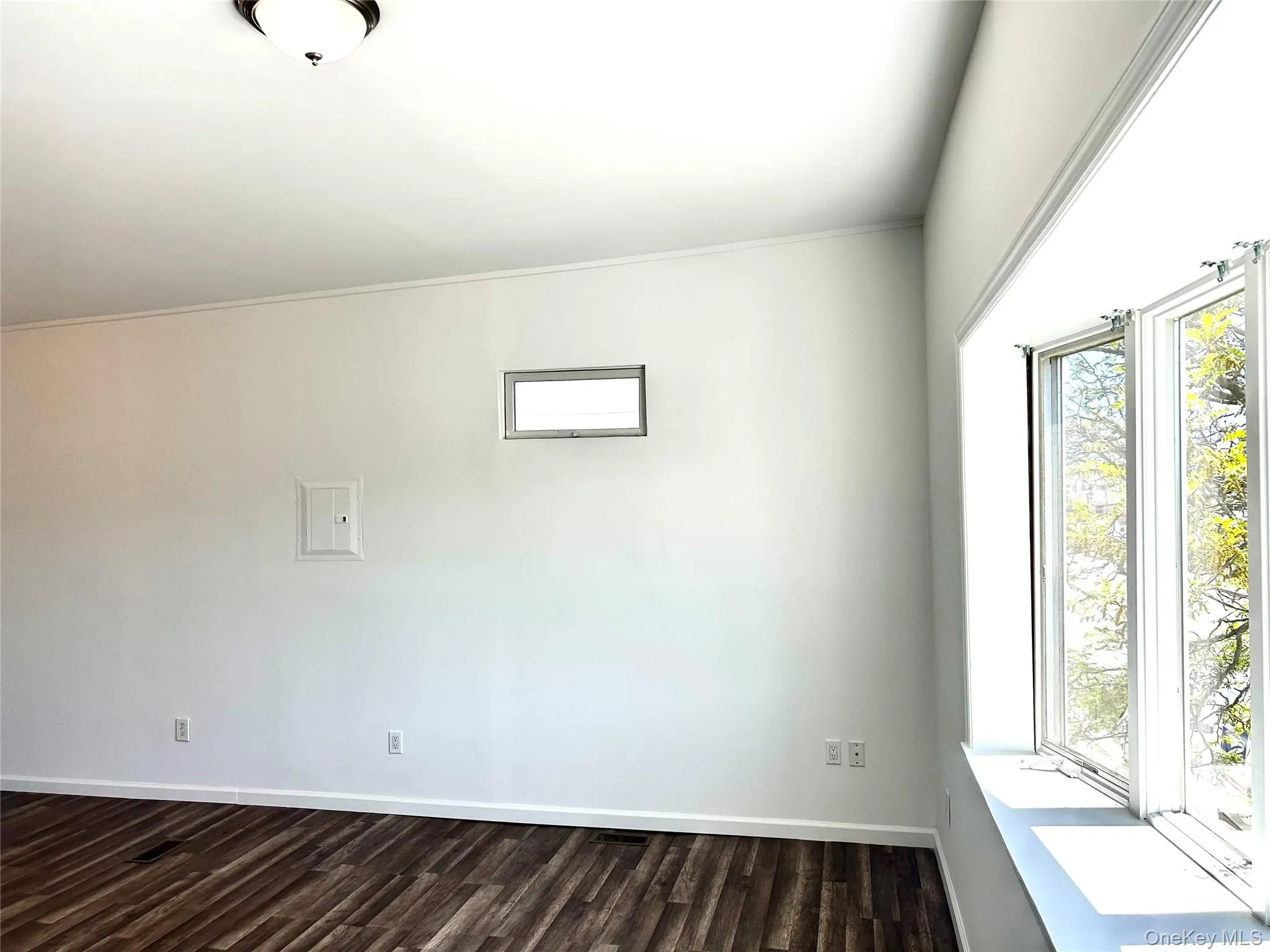 949 Beech Street, Long Beach, NY, 1 Bedroom Bedrooms, 4 Rooms Rooms,1 BathroomBathrooms,Residential Lease,For Rent,Beech,0,1006346 949 Beech Street, Long Beach, NY, 1 Bedroom Bedrooms, 4 Rooms Rooms,1 BathroomBathrooms,Residential Lease,For Rent,Beech,0,1006346