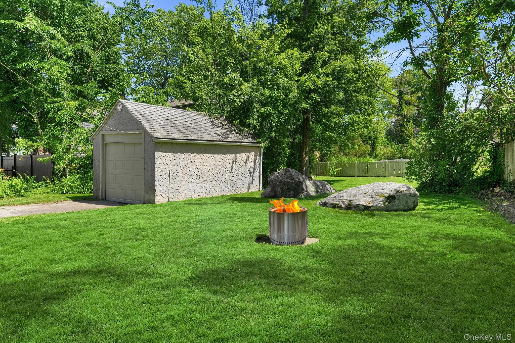 Beautifully maintained and thoughtfully updated from every angle. Beautifully maintained and thoughtfully updated from every angle.