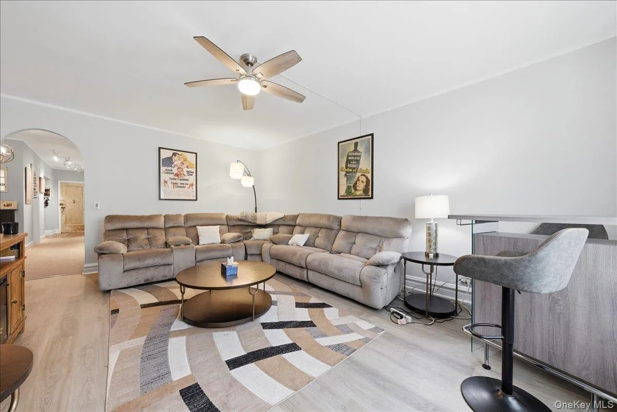 1468 Midland Avenue, Yonkers, NY, 2 Bedrooms Bedrooms, 5 Rooms Rooms,2 BathroomsBathrooms,Residential,For Rent,Midland,0,1006352 1468 Midland Avenue, Yonkers, NY, 2 Bedrooms Bedrooms, 5 Rooms Rooms,2 BathroomsBathrooms,Residential,For Rent,Midland,0,1006352