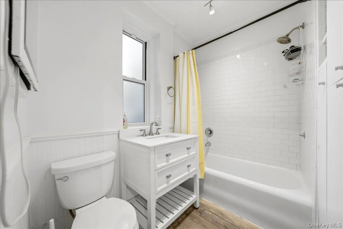 1468 Midland Avenue, Yonkers, NY, 2 Bedrooms Bedrooms, 5 Rooms Rooms,2 BathroomsBathrooms,Residential,For Rent,Midland,0,1006352 1468 Midland Avenue, Yonkers, NY, 2 Bedrooms Bedrooms, 5 Rooms Rooms,2 BathroomsBathrooms,Residential,For Rent,Midland,0,1006352
