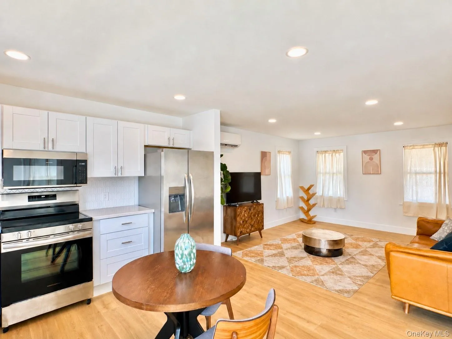 631 Main Street, Catskill, NY, 2 Bedrooms Bedrooms, 5 Rooms Rooms,1 BathroomBathrooms,Residential,For Rent,Main,0,1006357 631 Main Street, Catskill, NY, 2 Bedrooms Bedrooms, 5 Rooms Rooms,1 BathroomBathrooms,Residential,For Rent,Main,0,1006357