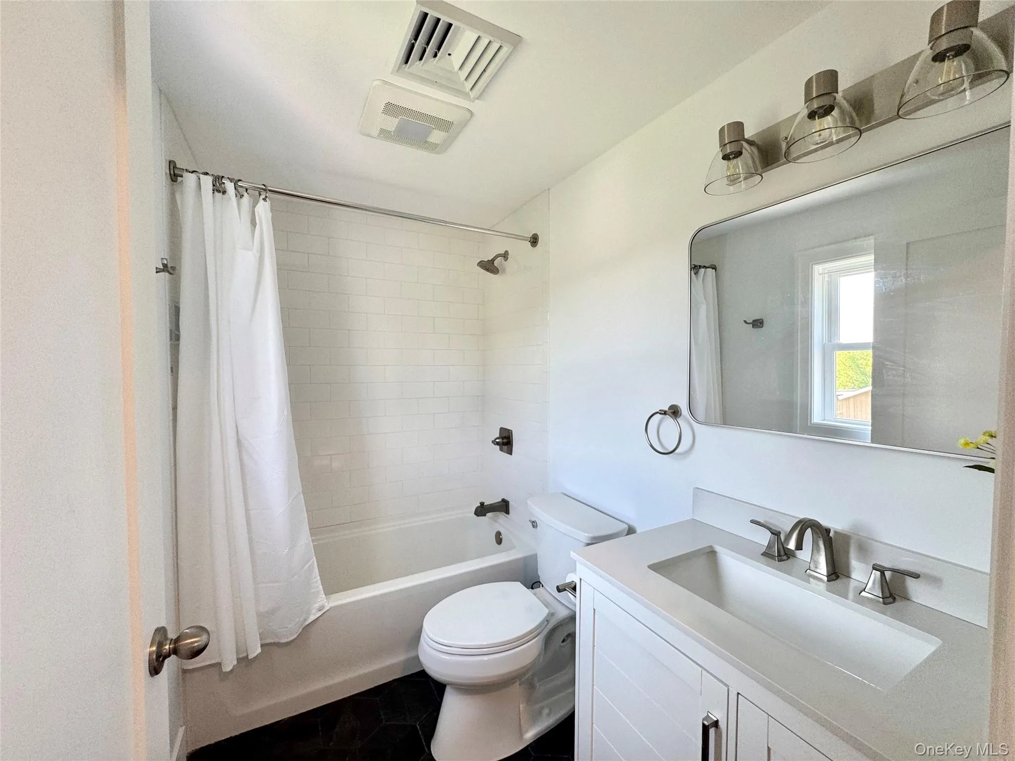 631 Main Street, Catskill, NY, 2 Bedrooms Bedrooms, 5 Rooms Rooms,1 BathroomBathrooms,Residential,For Rent,Main,0,1006357 631 Main Street, Catskill, NY, 2 Bedrooms Bedrooms, 5 Rooms Rooms,1 BathroomBathrooms,Residential,For Rent,Main,0,1006357