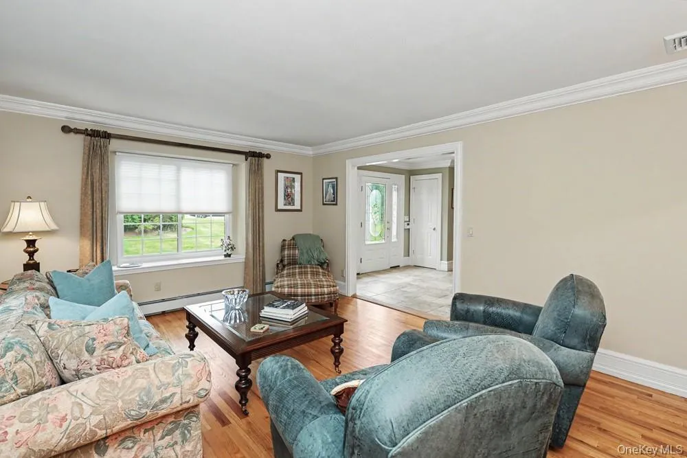 39 Tamara Court, Huntington, NY, 4 Bedrooms Bedrooms, 9 Rooms Rooms,2 BathroomsBathrooms,Residential,For Rent,Tamara,0,KEY1006361 39 Tamara Court, Huntington, NY, 4 Bedrooms Bedrooms, 9 Rooms Rooms,2 BathroomsBathrooms,Residential,For Rent,Tamara,0,KEY1006361