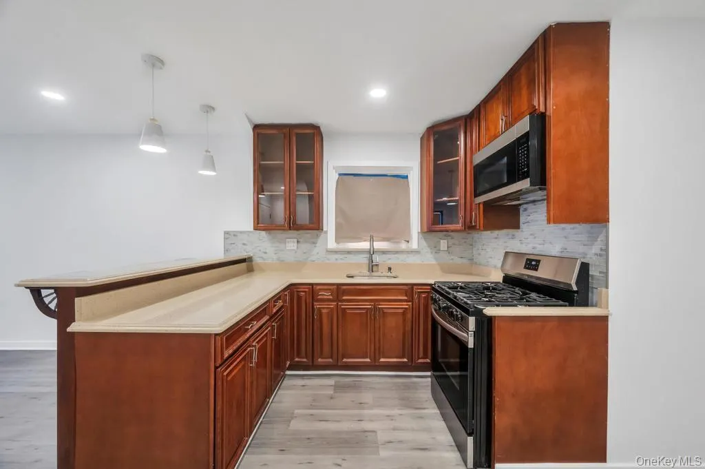 2338 92nd Street, New York, NY, 2 Bedrooms Bedrooms, 5 Rooms Rooms,1 BathroomBathrooms,Residential Lease,For Rent,92nd,0,1006364 2338 92nd Street, New York, NY, 2 Bedrooms Bedrooms, 5 Rooms Rooms,1 BathroomBathrooms,Residential Lease,For Rent,92nd,0,1006364