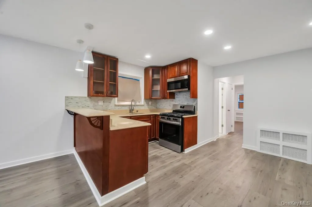 2338 92nd Street, New York, NY, 2 Bedrooms Bedrooms, 5 Rooms Rooms,1 BathroomBathrooms,Residential Lease,For Rent,92nd,0,1006364 2338 92nd Street, New York, NY, 2 Bedrooms Bedrooms, 5 Rooms Rooms,1 BathroomBathrooms,Residential Lease,For Rent,92nd,0,1006364