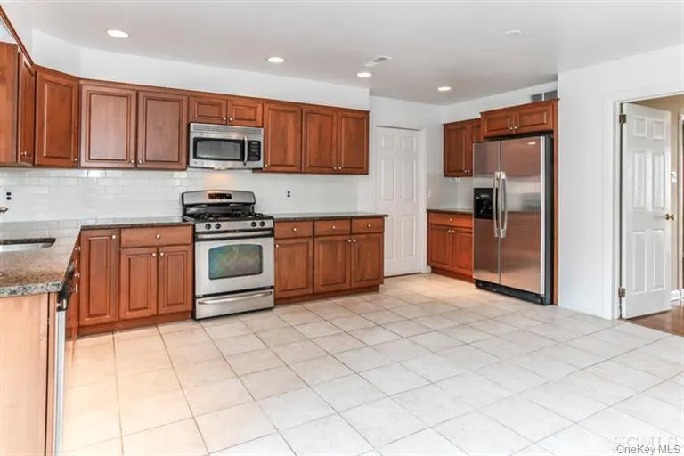 6 Oakstwain Road, Scarsdale, NY, 5 Bedrooms Bedrooms, 10 Rooms Rooms,3 BathroomsBathrooms,Residential,For Rent,Oakstwain,0,1006365 6 Oakstwain Road, Scarsdale, NY, 5 Bedrooms Bedrooms, 10 Rooms Rooms,3 BathroomsBathrooms,Residential,For Rent,Oakstwain,0,1006365