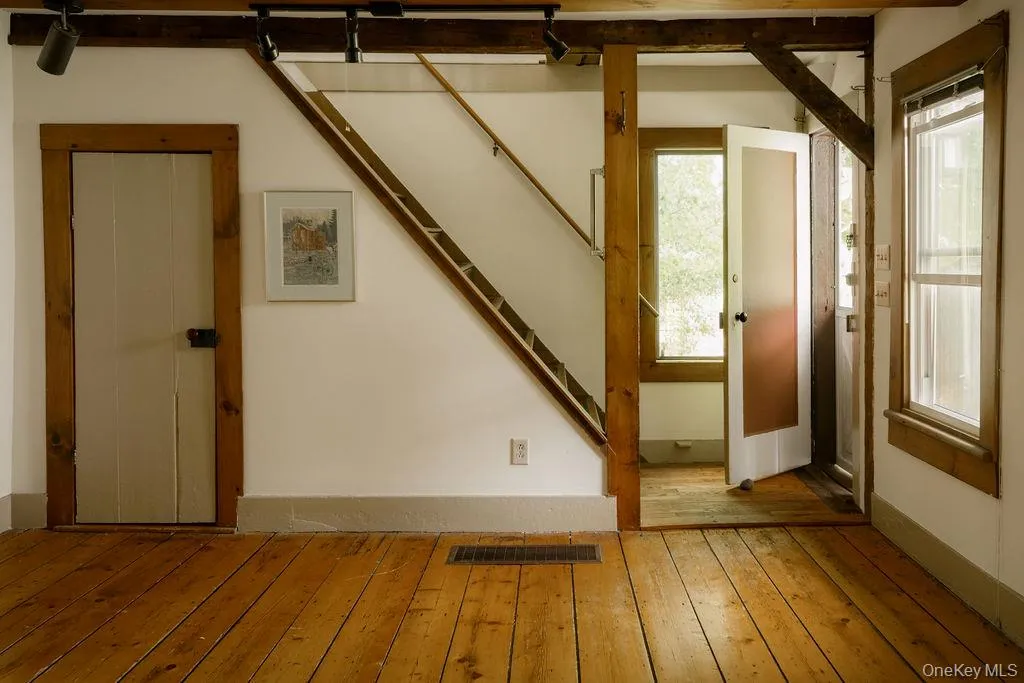 1231 Route 308, Rhinebeck, NY, 2 Bedrooms Bedrooms, 4 Rooms Rooms,1 BathroomBathrooms,Residential,For Rent,Route 308,0,1006368 1231 Route 308, Rhinebeck, NY, 2 Bedrooms Bedrooms, 4 Rooms Rooms,1 BathroomBathrooms,Residential,For Rent,Route 308,0,1006368