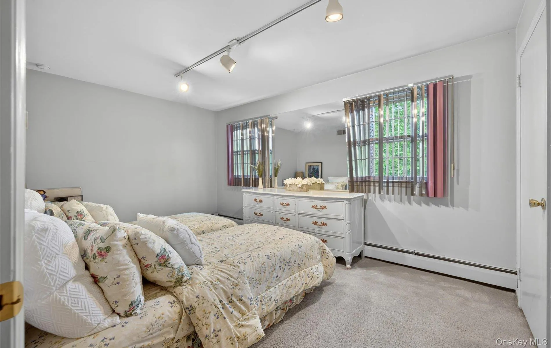 19 Seward Drive, Oyster Bay, NY, 5 Bedrooms Bedrooms, 9 Rooms Rooms,3 BathroomsBathrooms,Residential,For Rent,Seward,0,1006370 19 Seward Drive, Oyster Bay, NY, 5 Bedrooms Bedrooms, 9 Rooms Rooms,3 BathroomsBathrooms,Residential,For Rent,Seward,0,1006370