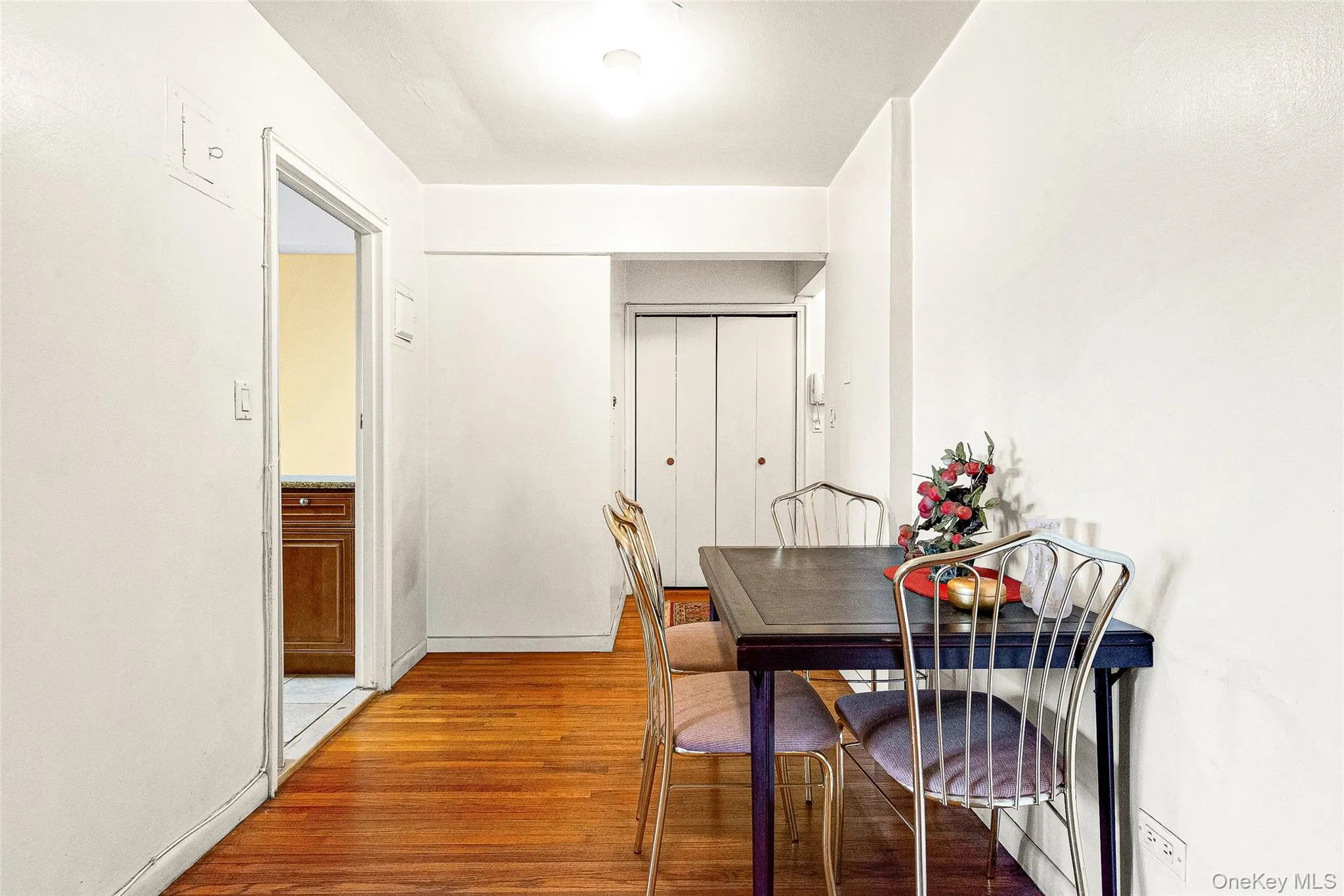 73-44 Austin Street, New York, NY, 1 Bedroom Bedrooms, 4 Rooms Rooms,1 BathroomBathrooms,Residential,For Rent,Austin,0,1006379 73-44 Austin Street, New York, NY, 1 Bedroom Bedrooms, 4 Rooms Rooms,1 BathroomBathrooms,Residential,For Rent,Austin,0,1006379
