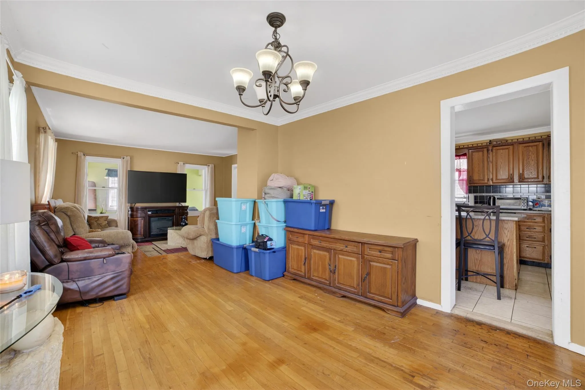 Dining Room w/ entry to Kitchen Dining Room w/ entry to Kitchen