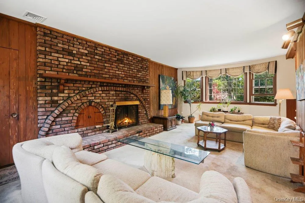 45 Lone Oak Path, Smithtown, NY, 3 Bedrooms Bedrooms, 7 Rooms Rooms,1 BathroomBathrooms,Residential,For Rent,Lone Oak,0,1006392 45 Lone Oak Path, Smithtown, NY, 3 Bedrooms Bedrooms, 7 Rooms Rooms,1 BathroomBathrooms,Residential,For Rent,Lone Oak,0,1006392