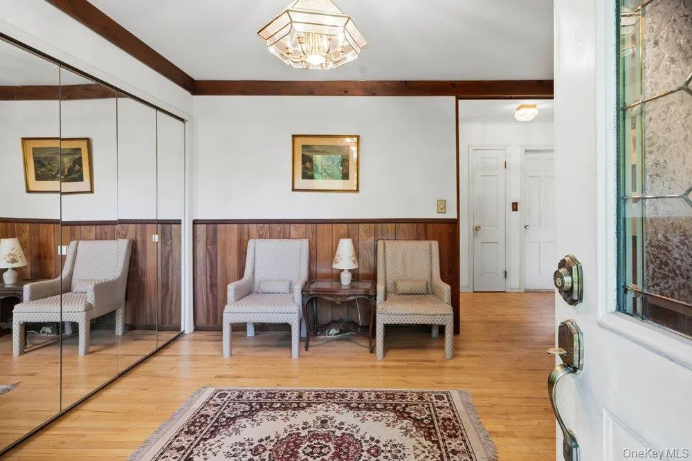 45 Lone Oak Path, Smithtown, NY, 3 Bedrooms Bedrooms, 7 Rooms Rooms,1 BathroomBathrooms,Residential,For Rent,Lone Oak,0,1006392 45 Lone Oak Path, Smithtown, NY, 3 Bedrooms Bedrooms, 7 Rooms Rooms,1 BathroomBathrooms,Residential,For Rent,Lone Oak,0,1006392