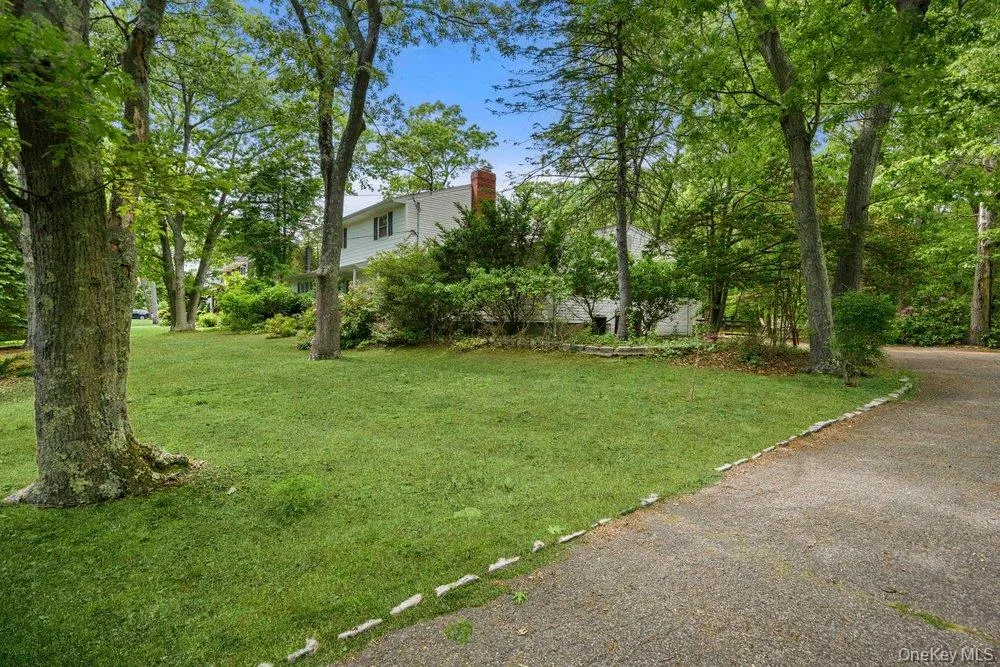 45 Lone Oak Path, Smithtown, NY, 3 Bedrooms Bedrooms, 7 Rooms Rooms,1 BathroomBathrooms,Residential,For Rent,Lone Oak,0,1006392 45 Lone Oak Path, Smithtown, NY, 3 Bedrooms Bedrooms, 7 Rooms Rooms,1 BathroomBathrooms,Residential,For Rent,Lone Oak,0,1006392