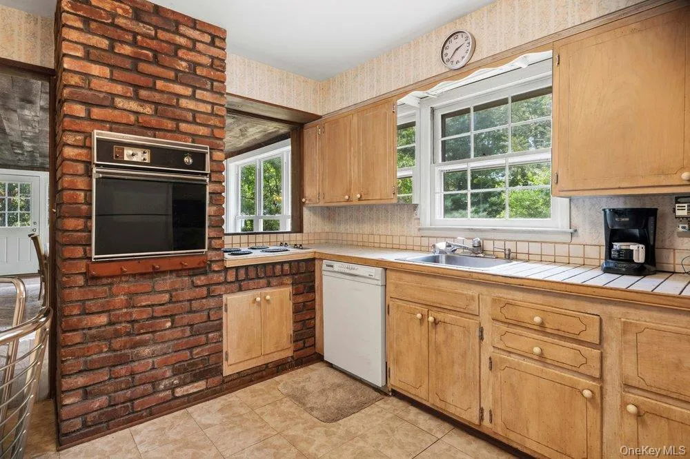 45 Lone Oak Path, Smithtown, NY, 3 Bedrooms Bedrooms, 7 Rooms Rooms,1 BathroomBathrooms,Residential,For Rent,Lone Oak,0,1006392 45 Lone Oak Path, Smithtown, NY, 3 Bedrooms Bedrooms, 7 Rooms Rooms,1 BathroomBathrooms,Residential,For Rent,Lone Oak,0,1006392