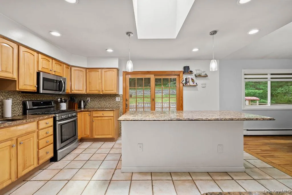 16 Brookside Drive, Haverstraw, NY, 4 Bedrooms Bedrooms, 8 Rooms Rooms,2 BathroomsBathrooms,Residential,For Rent,Brookside,0,1006395 16 Brookside Drive, Haverstraw, NY, 4 Bedrooms Bedrooms, 8 Rooms Rooms,2 BathroomsBathrooms,Residential,For Rent,Brookside,0,1006395