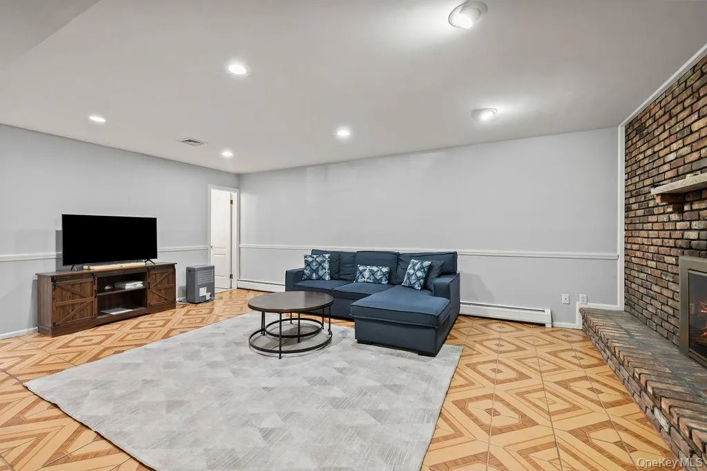 16 Brookside Drive, Haverstraw, NY, 4 Bedrooms Bedrooms, 8 Rooms Rooms,2 BathroomsBathrooms,Residential,For Rent,Brookside,0,1006395 16 Brookside Drive, Haverstraw, NY, 4 Bedrooms Bedrooms, 8 Rooms Rooms,2 BathroomsBathrooms,Residential,For Rent,Brookside,0,1006395
