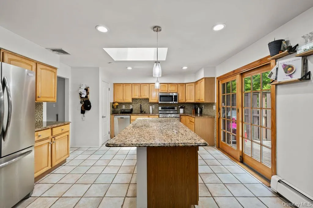 16 Brookside Drive, Haverstraw, NY, 4 Bedrooms Bedrooms, 8 Rooms Rooms,2 BathroomsBathrooms,Residential,For Rent,Brookside,0,1006395 16 Brookside Drive, Haverstraw, NY, 4 Bedrooms Bedrooms, 8 Rooms Rooms,2 BathroomsBathrooms,Residential,For Rent,Brookside,0,1006395