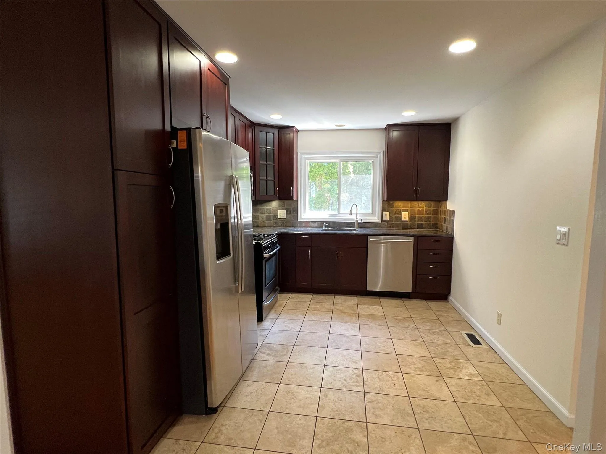 Kitchen with gas stove Kitchen with gas stove