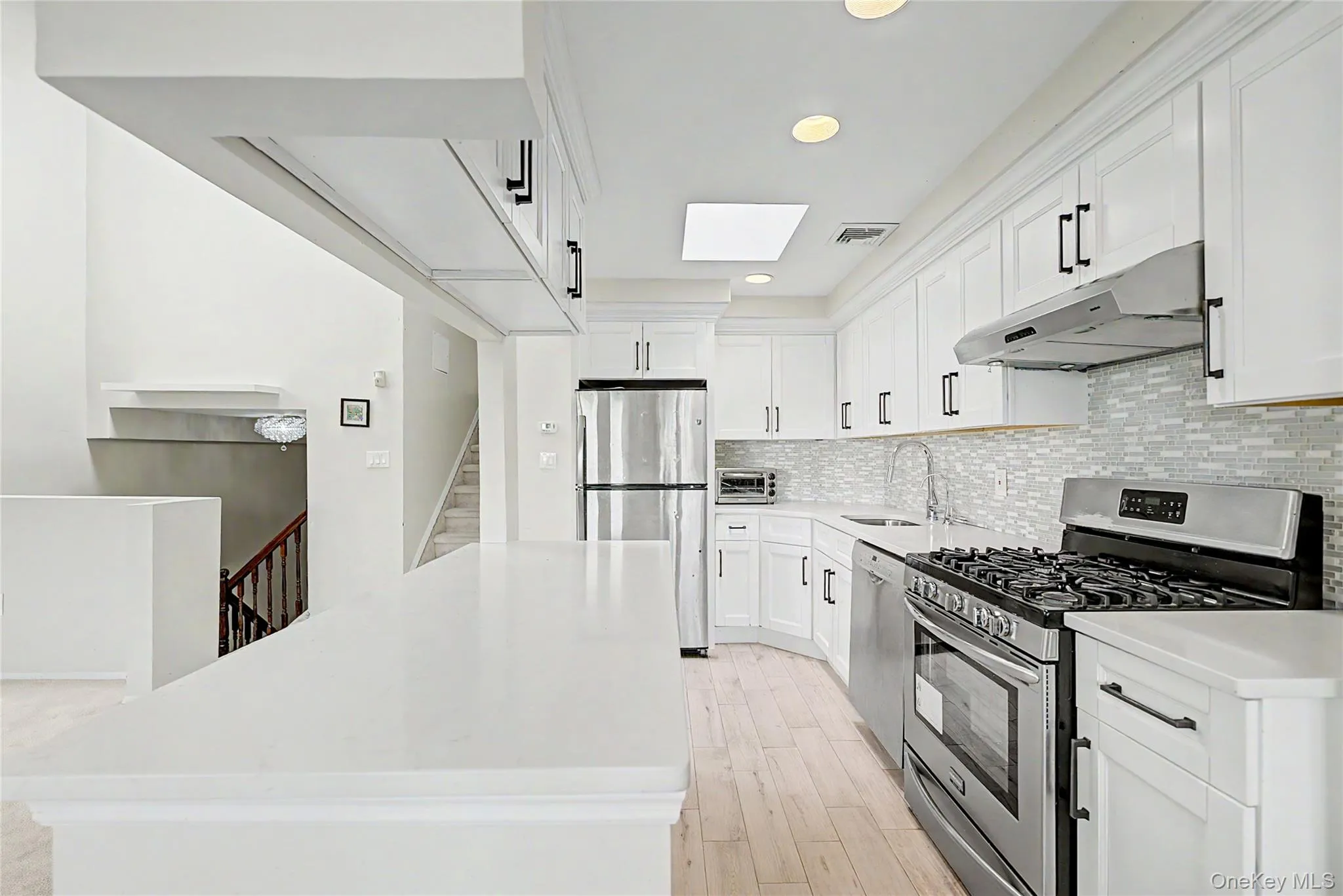 12027 Riviera Court, New York, NY, 3 Bedrooms Bedrooms, 5 Rooms Rooms,2 BathroomsBathrooms,Residential,For Rent,Riviera,0,1006403 12027 Riviera Court, New York, NY, 3 Bedrooms Bedrooms, 5 Rooms Rooms,2 BathroomsBathrooms,Residential,For Rent,Riviera,0,1006403