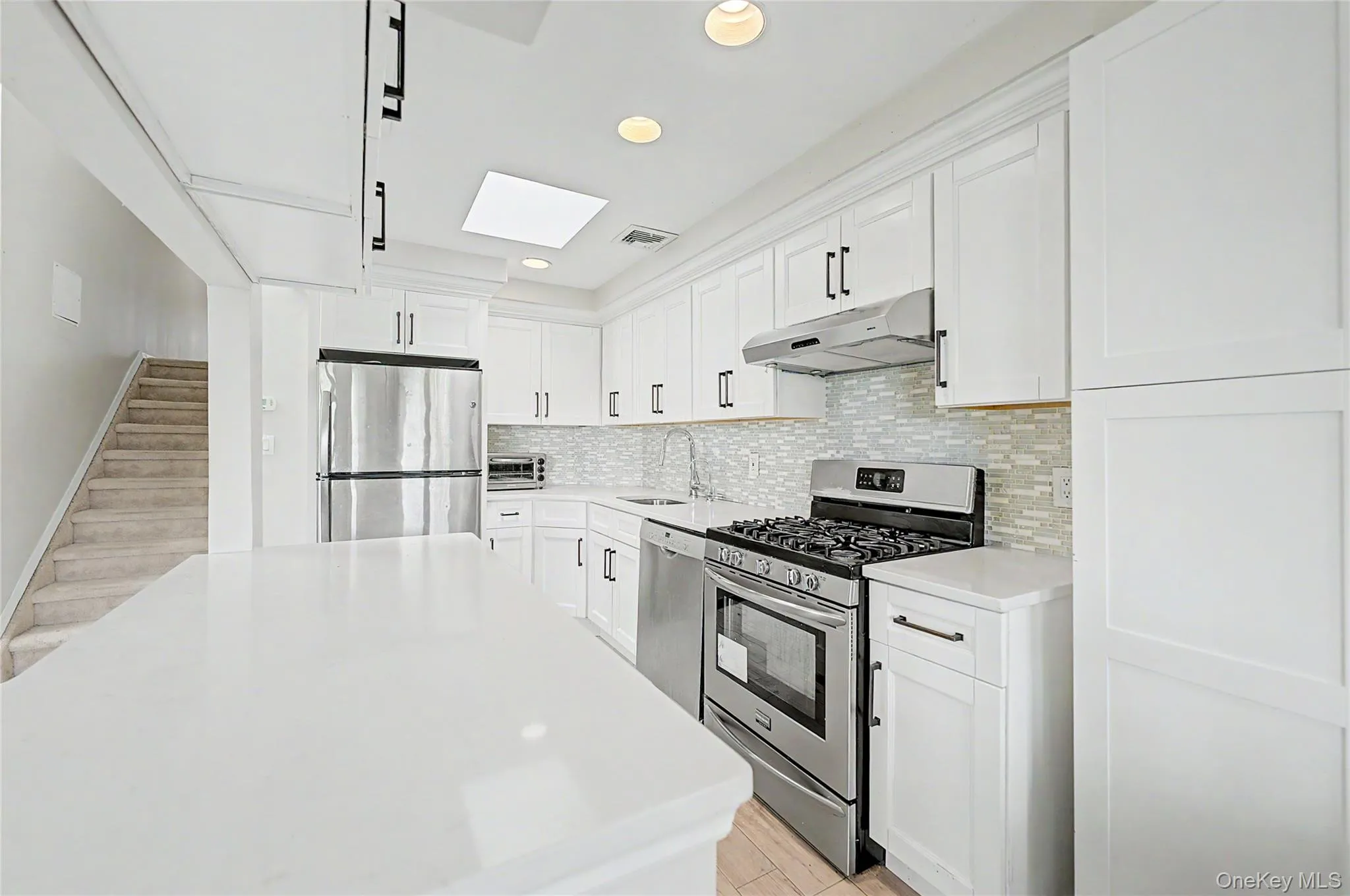 12027 Riviera Court, New York, NY, 3 Bedrooms Bedrooms, 5 Rooms Rooms,2 BathroomsBathrooms,Residential,For Rent,Riviera,0,1006403 12027 Riviera Court, New York, NY, 3 Bedrooms Bedrooms, 5 Rooms Rooms,2 BathroomsBathrooms,Residential,For Rent,Riviera,0,1006403