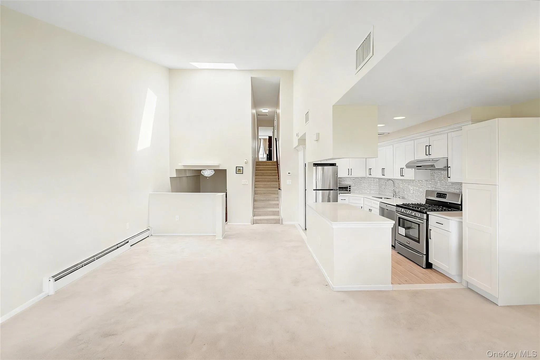 12027 Riviera Court, New York, NY, 3 Bedrooms Bedrooms, 5 Rooms Rooms,2 BathroomsBathrooms,Residential,For Rent,Riviera,0,1006403 12027 Riviera Court, New York, NY, 3 Bedrooms Bedrooms, 5 Rooms Rooms,2 BathroomsBathrooms,Residential,For Rent,Riviera,0,1006403