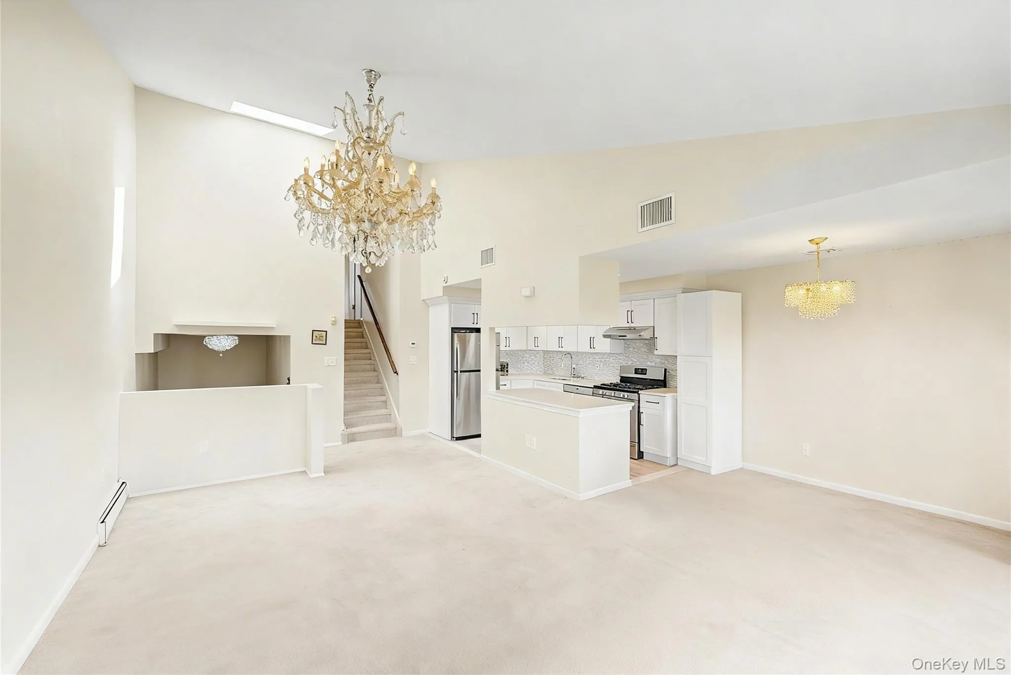 12027 Riviera Court, New York, NY, 3 Bedrooms Bedrooms, 5 Rooms Rooms,2 BathroomsBathrooms,Residential,For Rent,Riviera,0,1006403 12027 Riviera Court, New York, NY, 3 Bedrooms Bedrooms, 5 Rooms Rooms,2 BathroomsBathrooms,Residential,For Rent,Riviera,0,1006403