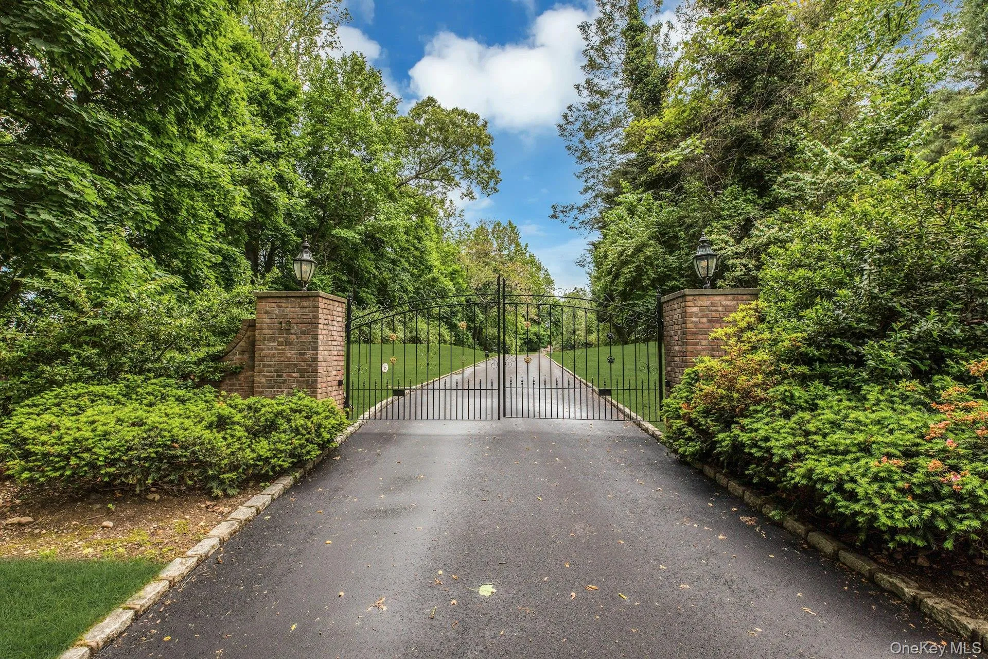 12 Saddle Ridge Road, North Hempstead, NY, 7 Bedrooms Bedrooms, 15 Rooms Rooms,8 BathroomsBathrooms,Residential,For Rent,Saddle Ridge,0,1006411 12 Saddle Ridge Road, North Hempstead, NY, 7 Bedrooms Bedrooms, 15 Rooms Rooms,8 BathroomsBathrooms,Residential,For Rent,Saddle Ridge,0,1006411