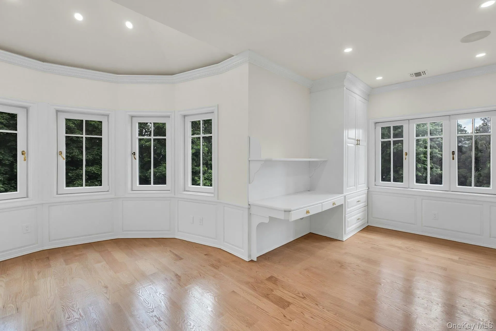 12 Saddle Ridge Road, North Hempstead, NY, 7 Bedrooms Bedrooms, 15 Rooms Rooms,8 BathroomsBathrooms,Residential,For Rent,Saddle Ridge,0,1006411 12 Saddle Ridge Road, North Hempstead, NY, 7 Bedrooms Bedrooms, 15 Rooms Rooms,8 BathroomsBathrooms,Residential,For Rent,Saddle Ridge,0,1006411