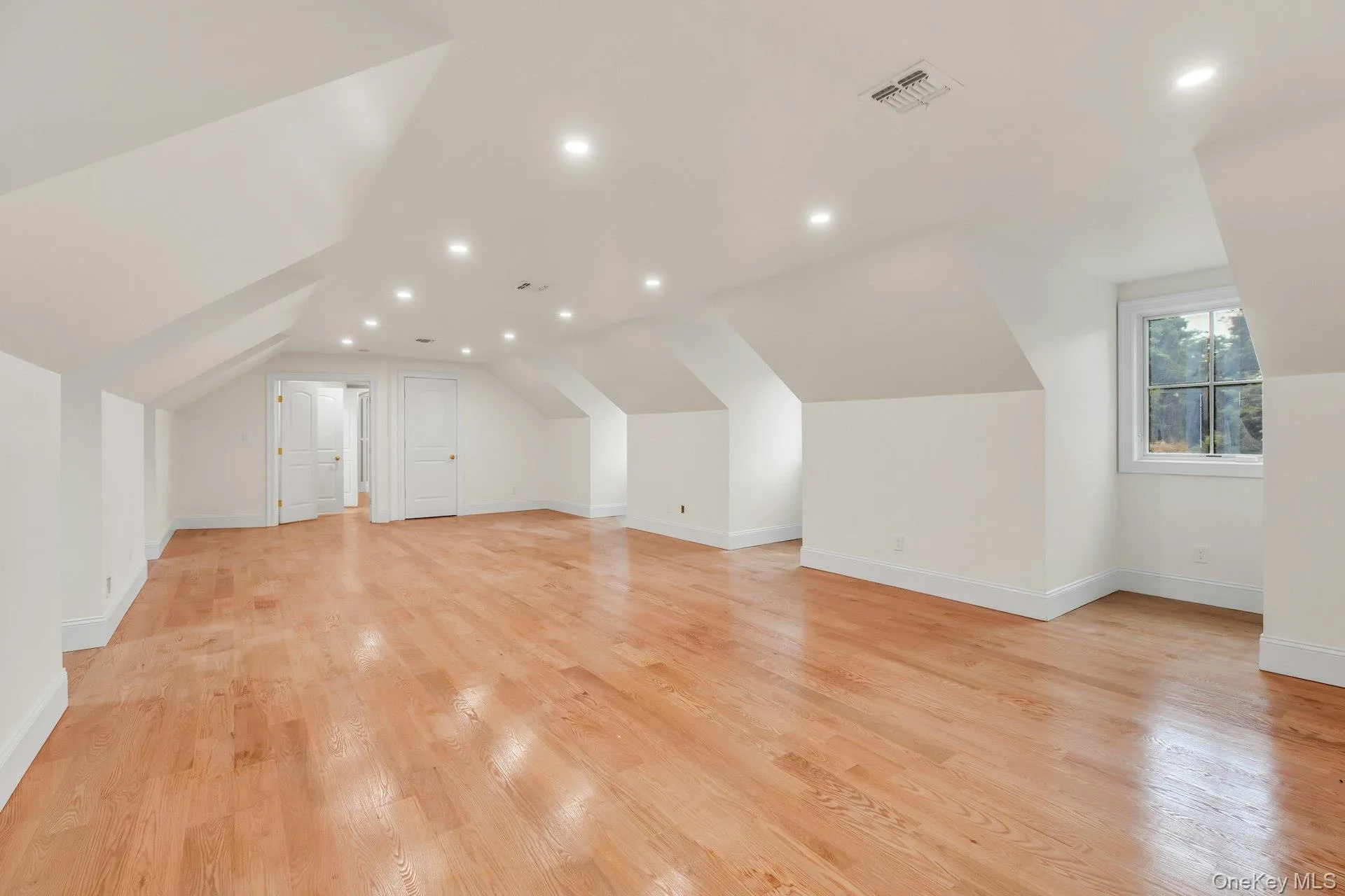 12 Saddle Ridge Road, North Hempstead, NY, 7 Bedrooms Bedrooms, 15 Rooms Rooms,8 BathroomsBathrooms,Residential,For Rent,Saddle Ridge,0,1006411 12 Saddle Ridge Road, North Hempstead, NY, 7 Bedrooms Bedrooms, 15 Rooms Rooms,8 BathroomsBathrooms,Residential,For Rent,Saddle Ridge,0,1006411