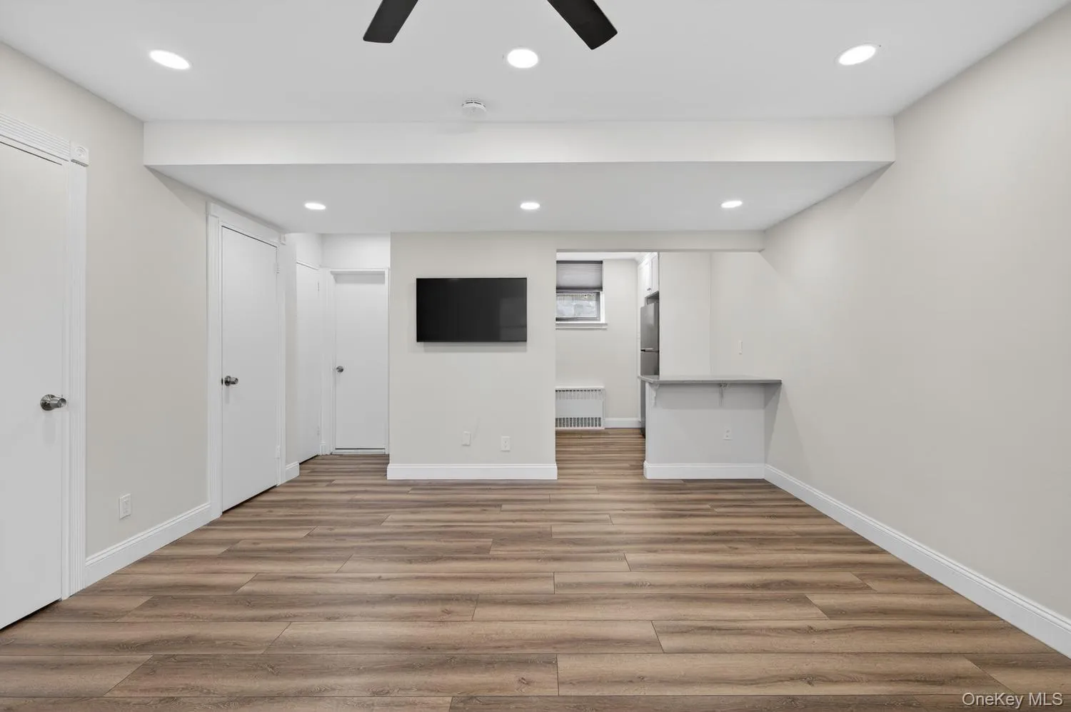 319 Main Street, North Hempstead, NY, 2 Rooms Rooms,1 BathroomBathrooms,Residential Lease,For Rent,Main,0,1006414 319 Main Street, North Hempstead, NY, 2 Rooms Rooms,1 BathroomBathrooms,Residential Lease,For Rent,Main,0,1006414