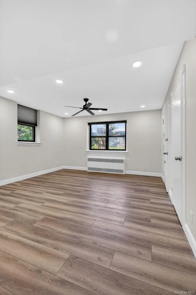 319 Main Street, North Hempstead, NY, 2 Rooms Rooms,1 BathroomBathrooms,Residential Lease,For Rent,Main,0,1006414 319 Main Street, North Hempstead, NY, 2 Rooms Rooms,1 BathroomBathrooms,Residential Lease,For Rent,Main,0,1006414