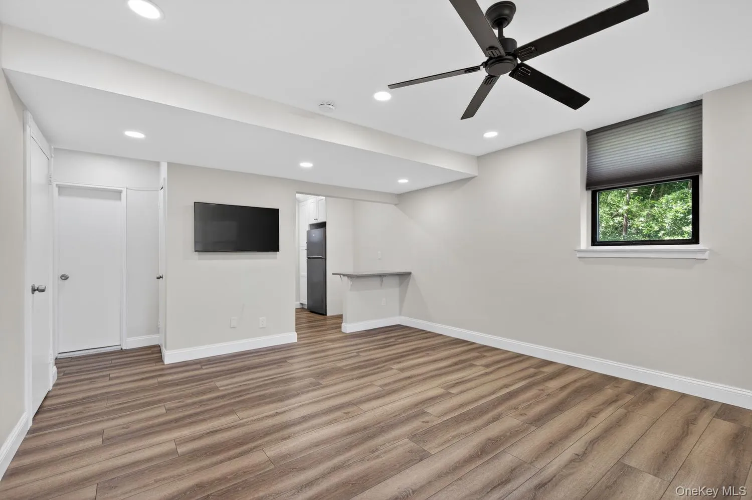 319 Main Street, North Hempstead, NY, 2 Rooms Rooms,1 BathroomBathrooms,Residential Lease,For Rent,Main,0,1006414 319 Main Street, North Hempstead, NY, 2 Rooms Rooms,1 BathroomBathrooms,Residential Lease,For Rent,Main,0,1006414