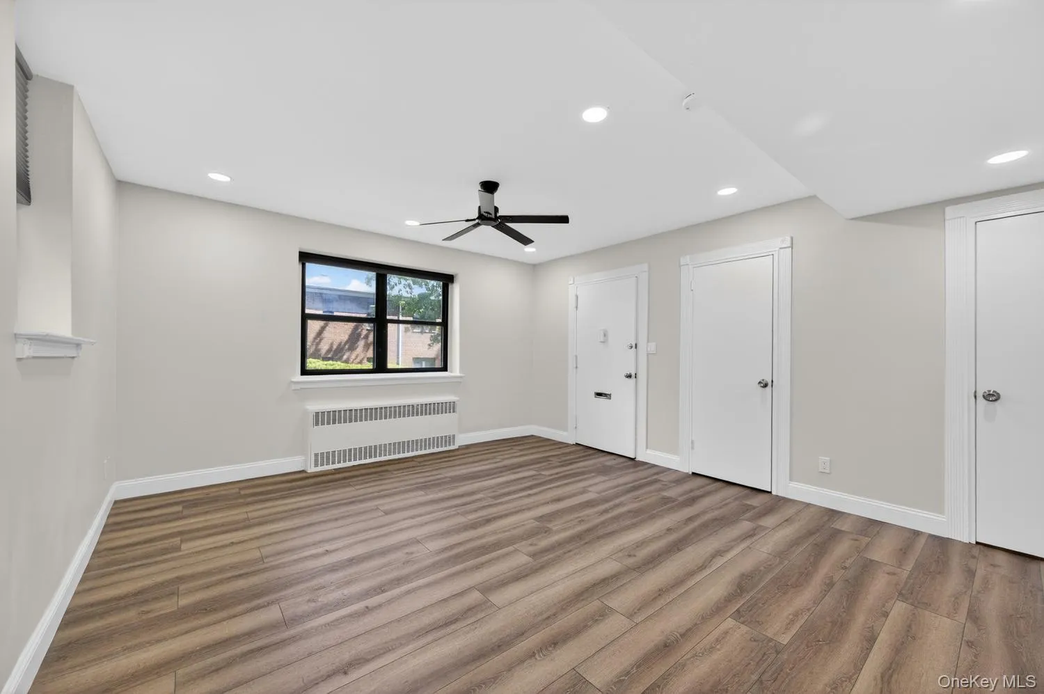 319 Main Street, North Hempstead, NY, 2 Rooms Rooms,1 BathroomBathrooms,Residential Lease,For Rent,Main,0,1006414 319 Main Street, North Hempstead, NY, 2 Rooms Rooms,1 BathroomBathrooms,Residential Lease,For Rent,Main,0,1006414