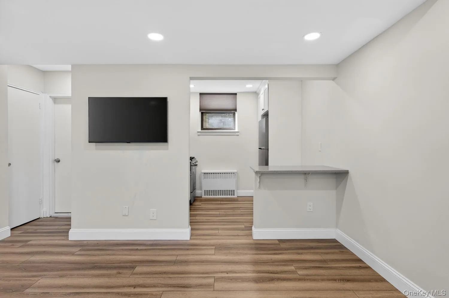 319 Main Street, North Hempstead, NY, 2 Rooms Rooms,1 BathroomBathrooms,Residential Lease,For Rent,Main,0,1006414 319 Main Street, North Hempstead, NY, 2 Rooms Rooms,1 BathroomBathrooms,Residential Lease,For Rent,Main,0,1006414
